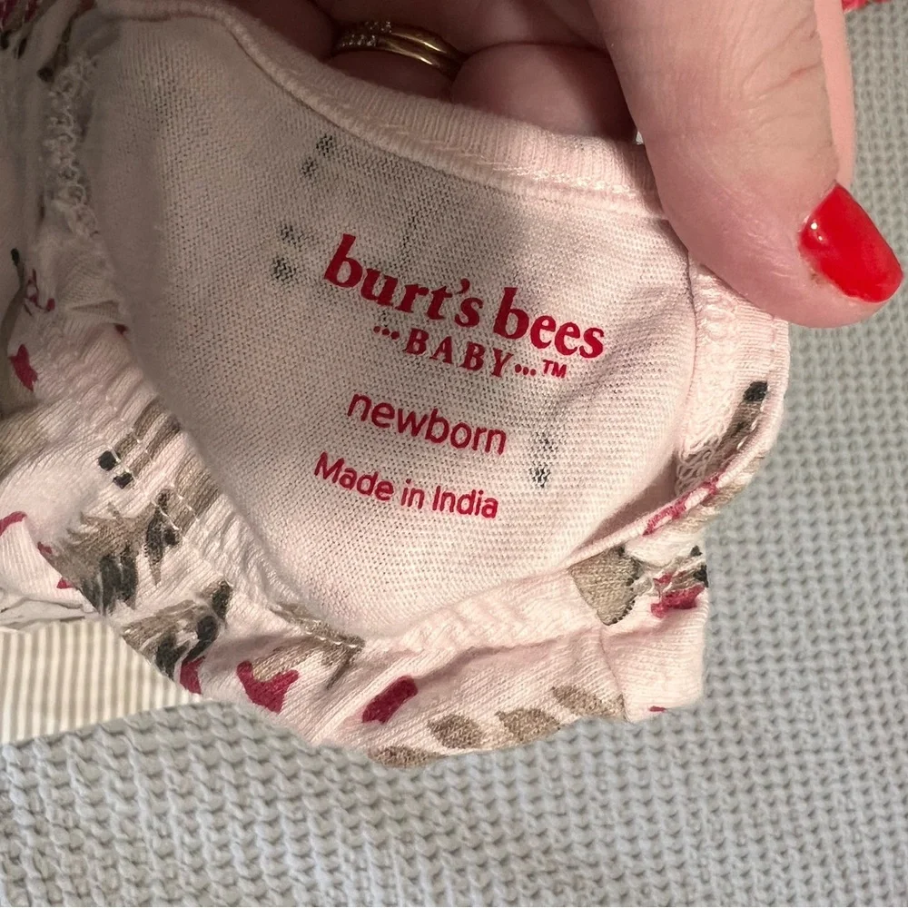 Burt’s bees baby reindeer holiday outfit  Smoke free home